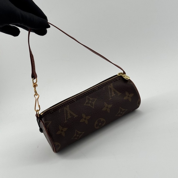 Louis Vuitton Papillon Pouch - Picture 3 of 8